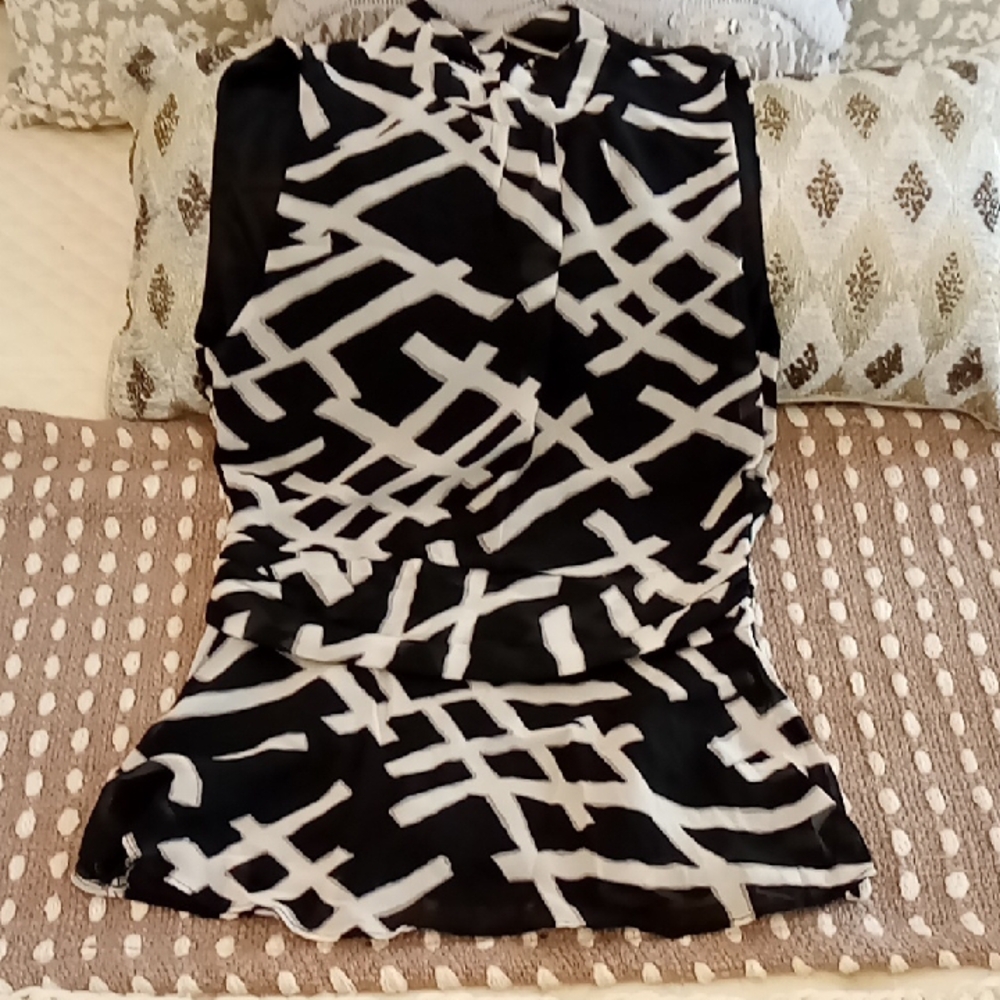 Diane Von Furstenberg Black and White Geometric Top